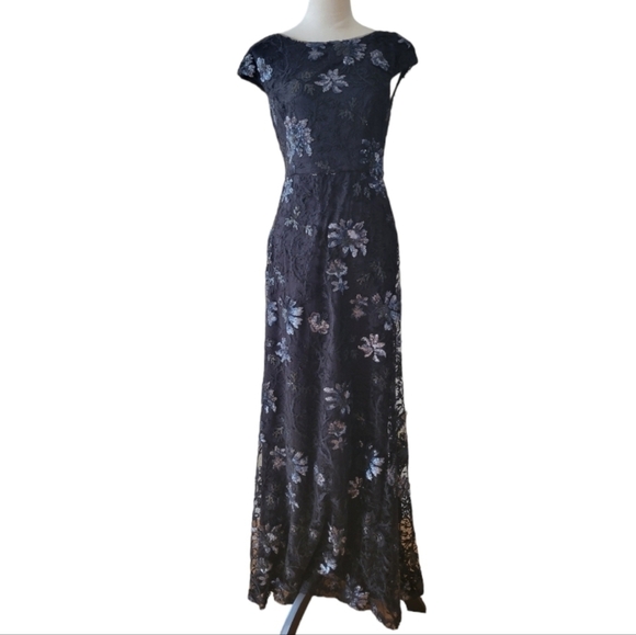 Vera Wang Black Sequin Long Evening Gown Size 4 - Picture 3 of 6